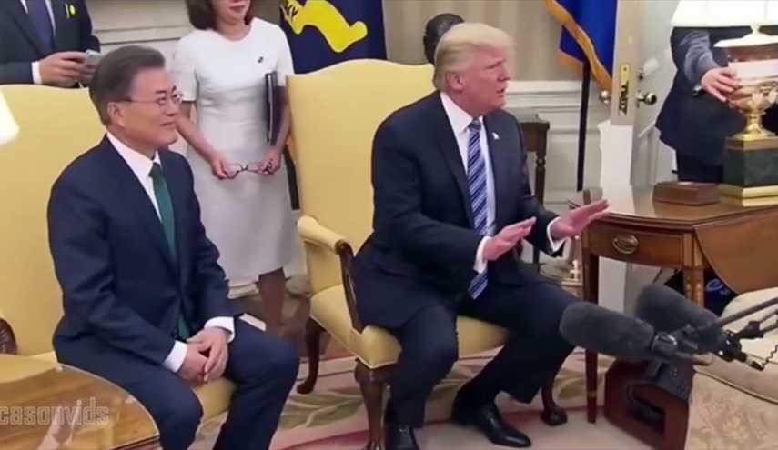 ‘You Guys are Getting Worse’: Trump Chides Reporters in Chaotic Oval Office Photo op