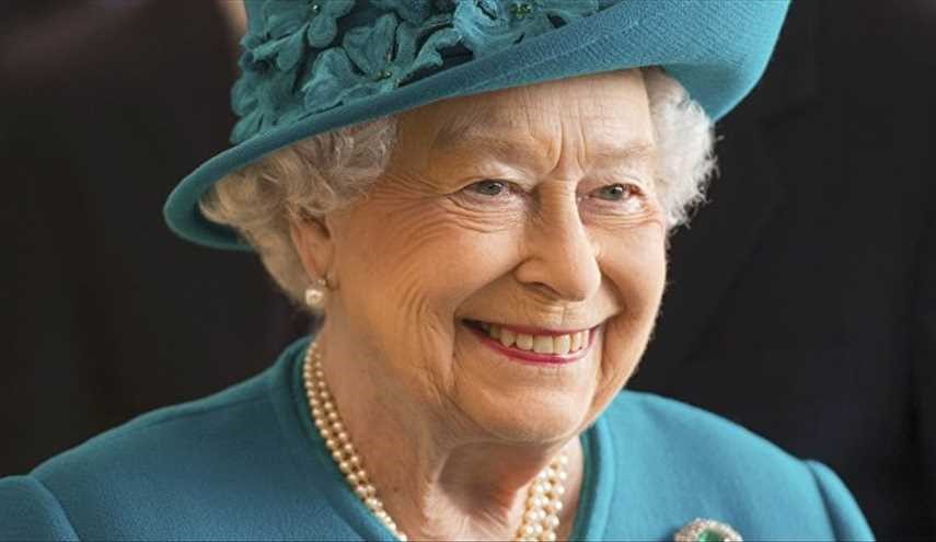 لماذا تحتفل ملكة بريطانيا بعيد ميلادها مرتين سنويا؟