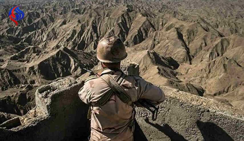 پاکستان تمام مرز خود با افغانستان را حصار می‌کشد