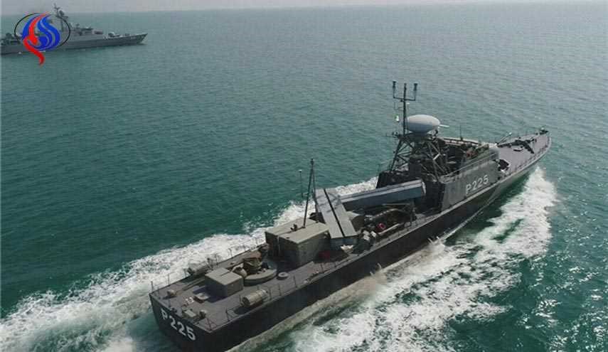 بالصور.. الوحدات العائمة والجوية للبحرية الايرانية تستعرض في بحر قزوين