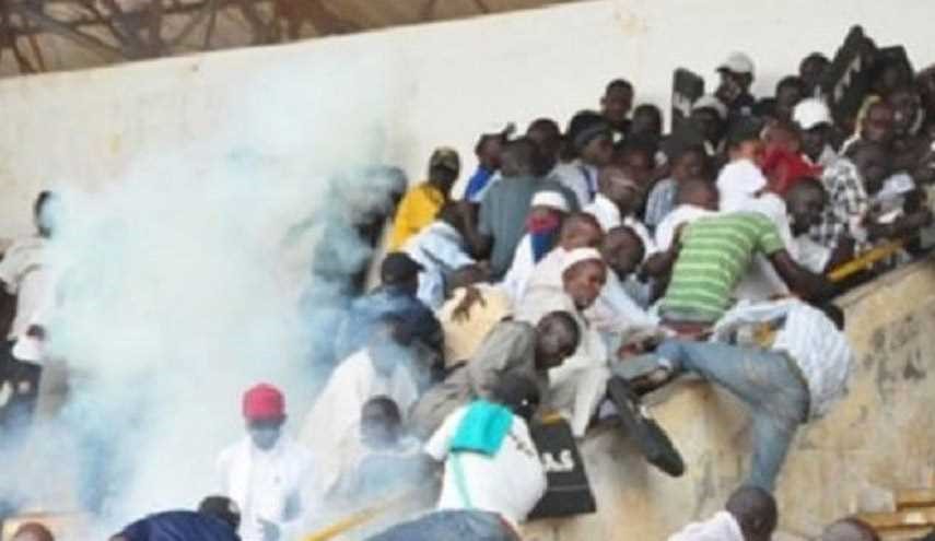 مقتل 8 أشخاص وإصابة 49 بتدافع مشجعين في ملعب بالعاصمة السنغالية