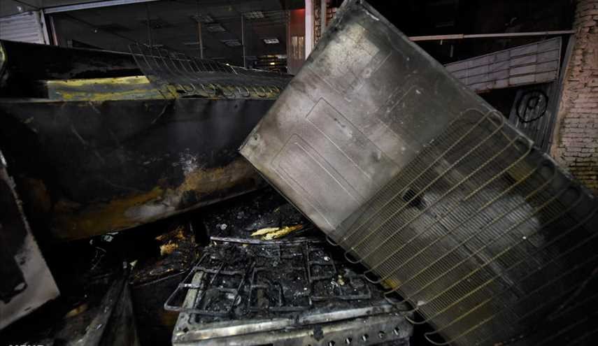 نشوب حريق كبير في مستودع في مدينة كرج