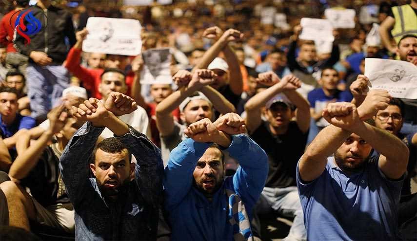 الحراك الشعبي المغربي يتحدى الحظر الأمني وينزل إلى الشوارع