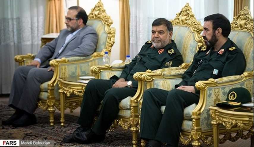 بالصور.. لقاء شمخاني مع وزير الدفاع العراقي