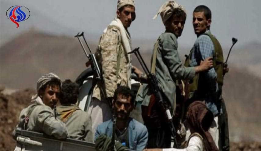 مسلحون يمنيون يسيطرون على منفذ 