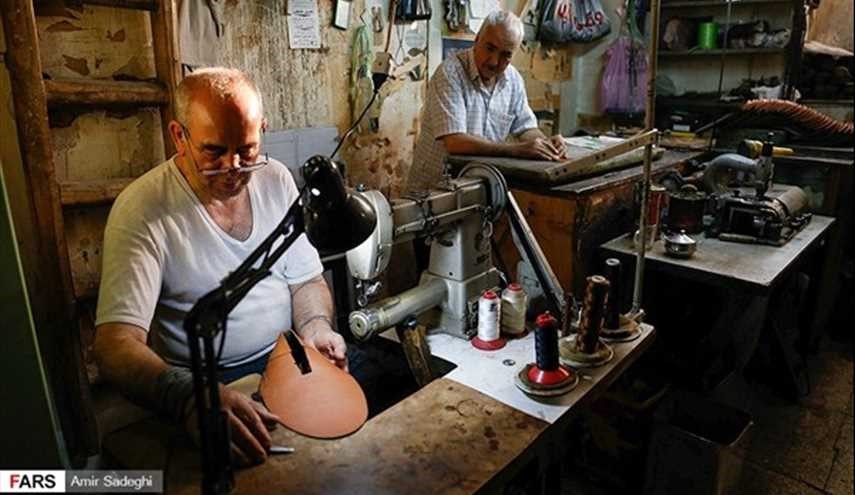 بالصور.. 3700 معمل لصناعة الاحذية الجلدية في تبريز شمال غرب ايران