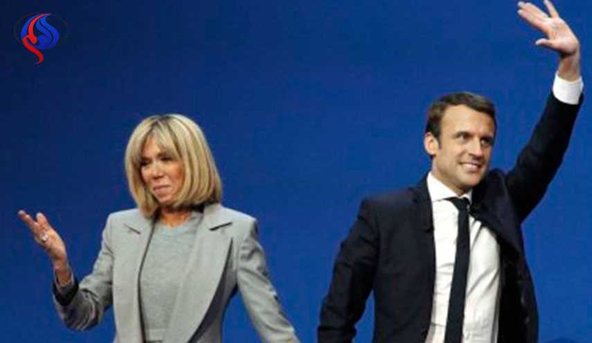الحكومة الفرنسية تقرّر عدم منح زوجة ماكرون لقب السيدة الأولى و السبب..