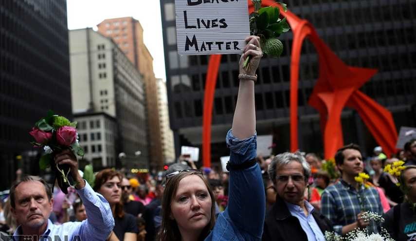 اشتباكات عنصرية في ولاية فرجينيا الأمريكية /صور