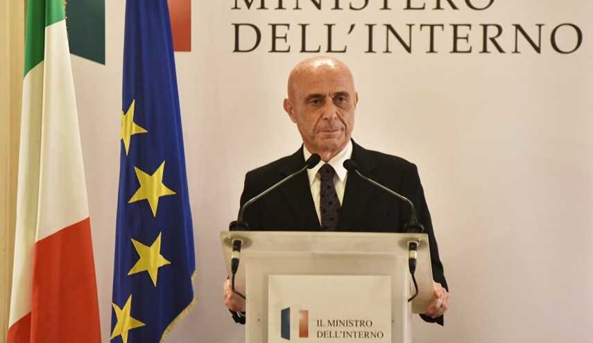 وزير الداخلية الايطالي يرى 