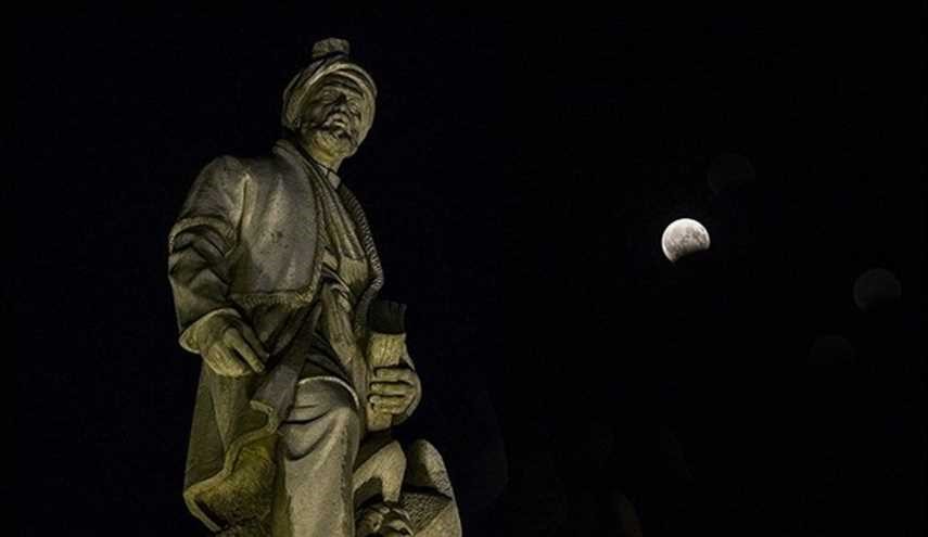 صور لخسوف القمر مساء الاثنين 7 آب/ اغسطس في ايران