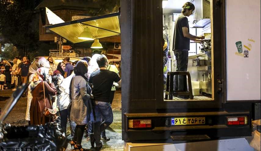 أطعمة الشوارع مهنة فی طور الإزدهار