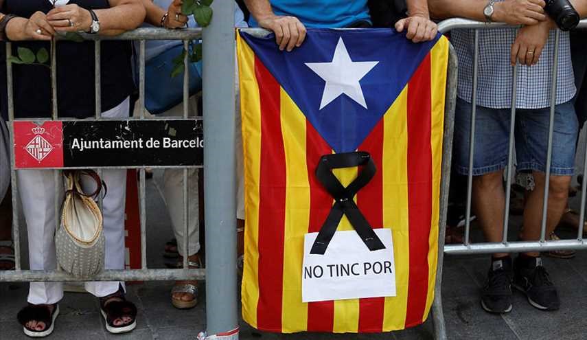 مشاهد من مسيرة احتشادية في برشلونة تندد بالإرهاب