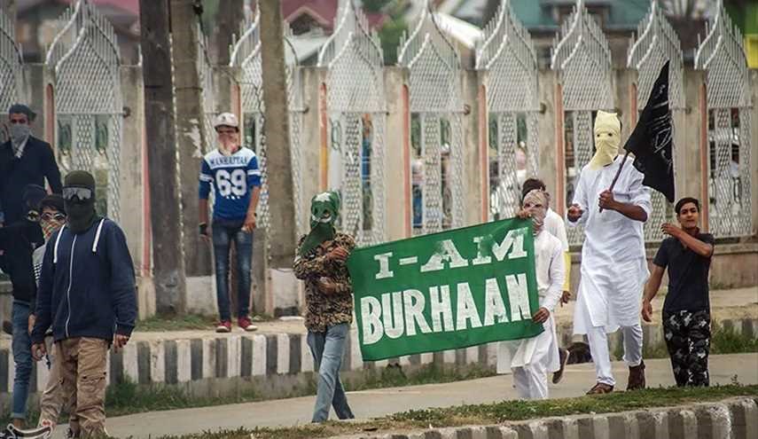 اشتباكات بين الشرطة الهندية والمصلين بعد أداء صلاة عيد الاضحى المبارك في كشمير