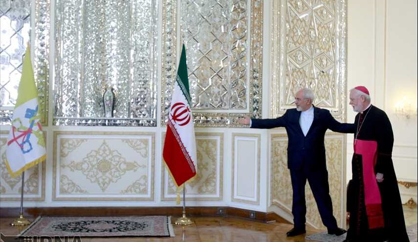 ظريف يلتقي في طهران وزير خارجيّة الفاتيكان