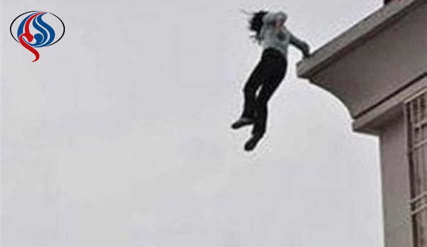 سيدة مصریة تقفز من الطابق الرابع خوفًا من «فأر» بمنطقة العمرانية