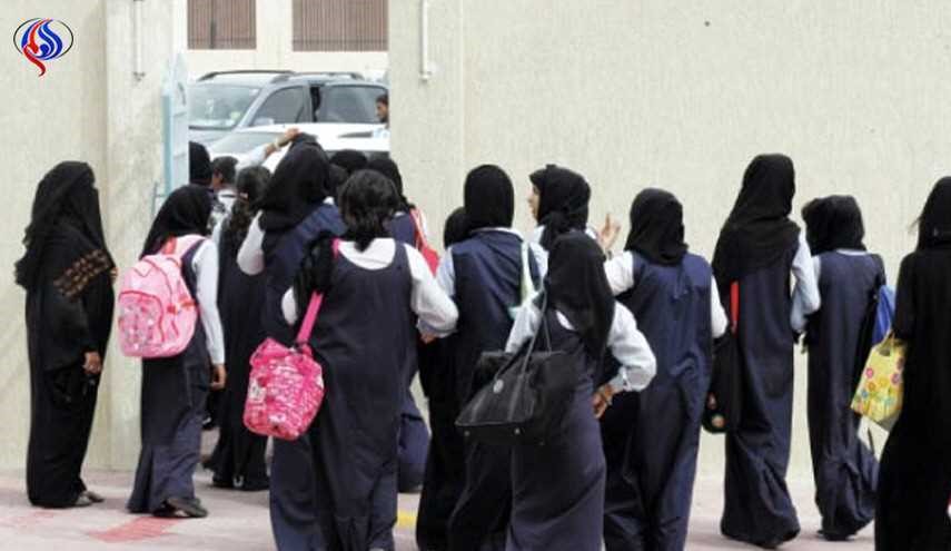 بالصور.. مديرة مدرسة سعودية تشم رائحة طالباتها يومياً!