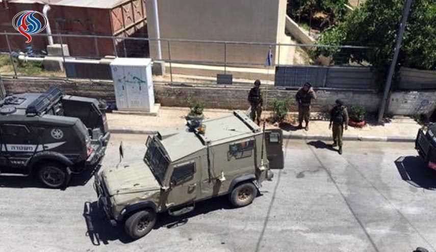 الاحتلال يعتقل 23 فلسطينياً بالضفة بينهم صحفيان
