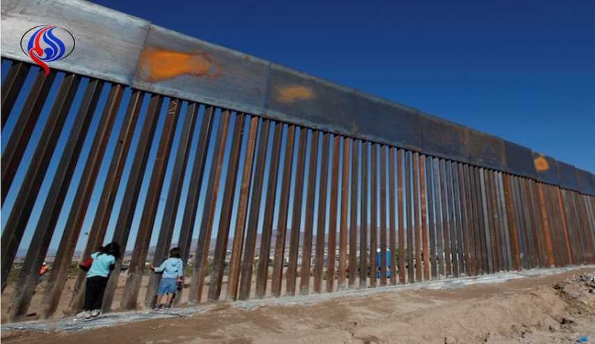 النماذج الأولى للجدار الحدودي بين أمريكا والمكسيك + صور