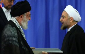 ویدیو ... قرائت متن حکم رهبر انقلاب برای تنفیذ ریاست جمهوری حجت‌الاسلام روحانی