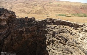 تخت سلیمان ، یادگاری به قدمت ۳۰۰۰ سال