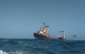 غرق شدن یک کشتی بازرگانی امارات در آبهای عمان
