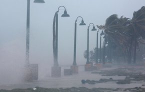 طوفان ايرما سبب قطع برق دهها هزار خانواده در ايالت فلوريدا در آمريكا شد
