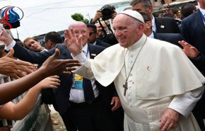 تصاویر؛ لباس خونین و چهره مجروح پاپ در کلمبیا

