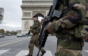 حمله با چاقو در پاریس/ یک نفر بازداشت شد