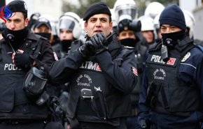 پلیس ترکیه 70 نظامی ترک را بازداشت می کند
