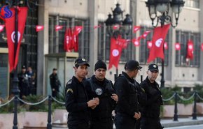 السبسي يمدد حالة الطوارئ في تونس
