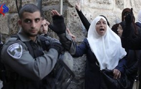 القدس: الاحتلال يحاصر العيسوية ويُخطر بهدم منازل