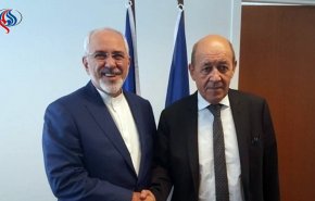 مباحثات هاتفية بين ظريف ونظيره الفرنسي حول الاتفاق النووي وقضايا المنطقة