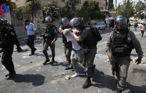 قوات الاحتلال تعتقل اكثر من 50 فلسطينيا في بلدة العيسوية بالقدس المحتلة