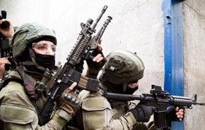 اعتقال 16 فلسطينيا في الضفة الغربية