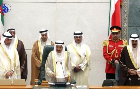 أمير الكويت يحذر من تطور مخيف في الأزمة الخليجية