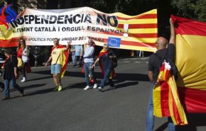 رئيس كتالونيا يرجئ خطابه حول استقلال الإقليم