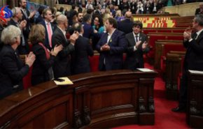 برلمان كتالونيا يعلن الاستقلال 