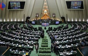 البرلمان الايراني يمنح الثقة لوزيري العلوم والطاقة المقترحين