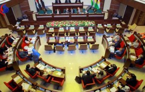 شاهد: مجهولون يقتحمون برلمان كردستان العراق ويحاصرون نوابه