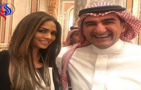 صورة لعارضة أزياء مع المسؤول السعودي الذي وضع بن سلمان في عهدته 230 مليار دولار!