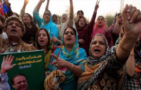تظاهر مواطنين باكستانيين دعما لنواز شريف