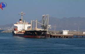 القوات البحرية اليمنية تحذر تحالف العدوان من إغلاق الموانئ البحرية
