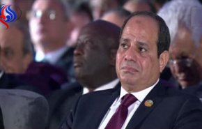 شاهد: ناشطة عراقية أبكت السيسي في مصر ... ما الحكاية ؟!