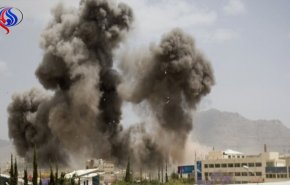 استشهاد وجرح 50 يمنيا في غارة على منزل سكني بحجة
