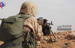 القوات السورية والعراقية تلتحمان على الحدود وتطاردان فلول داعش +فيديو