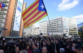 مؤيدو الانفصال يتظاهرون في برشلونة بهدف حشد مؤيديهم 