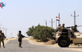 الجيش المصري يضبط متشددين وسيارات محملة بمواد لتصنيع متفجرات بسيناء