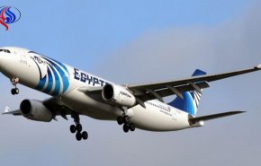 طائرة مصرية تنجو من حادث مروع