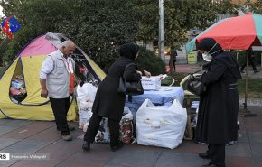 جمع تبرعات لمنكوبي الزلزال في 5 ساحات عامة في طهران