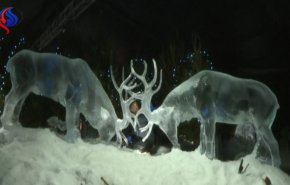 بالفيديو.. نحاتون يستعدون لبيع تماثيل جليدية في اسكتلندا